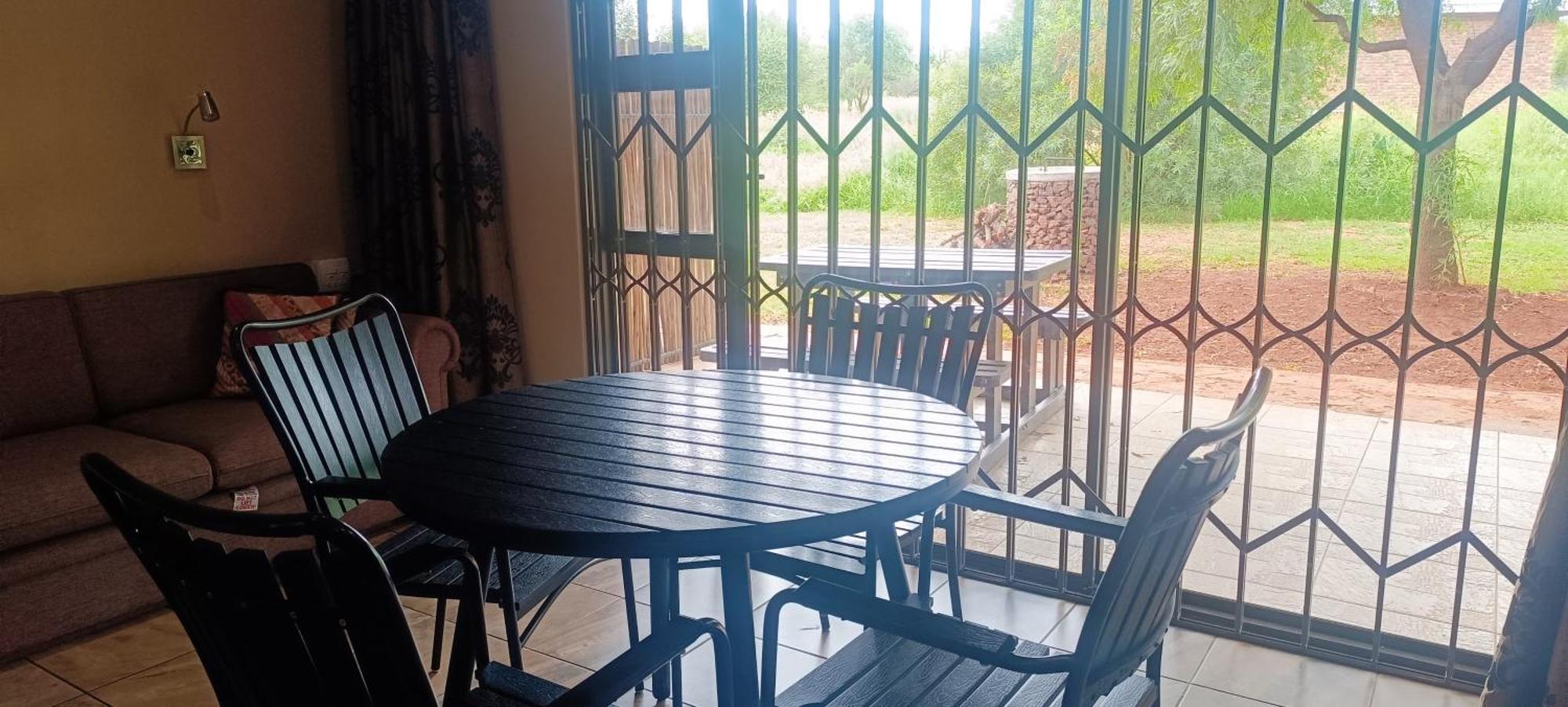 Kareespruit Game Ranch & Guest House Zeerust Bagian luar foto